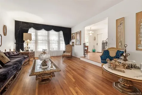 20 Old Farm Road Scarsdale NY 10583