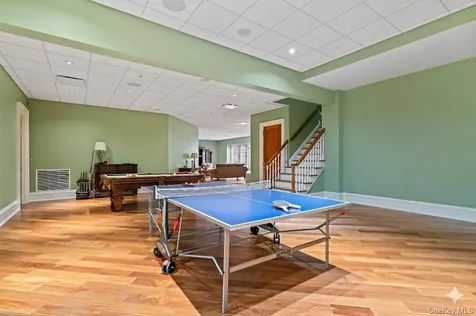 660 Chicken Valley Road Matinecock NY 11560