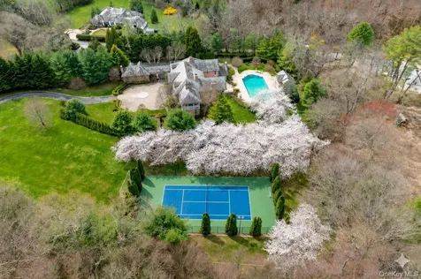 660 Chicken Valley Road Matinecock NY 11560