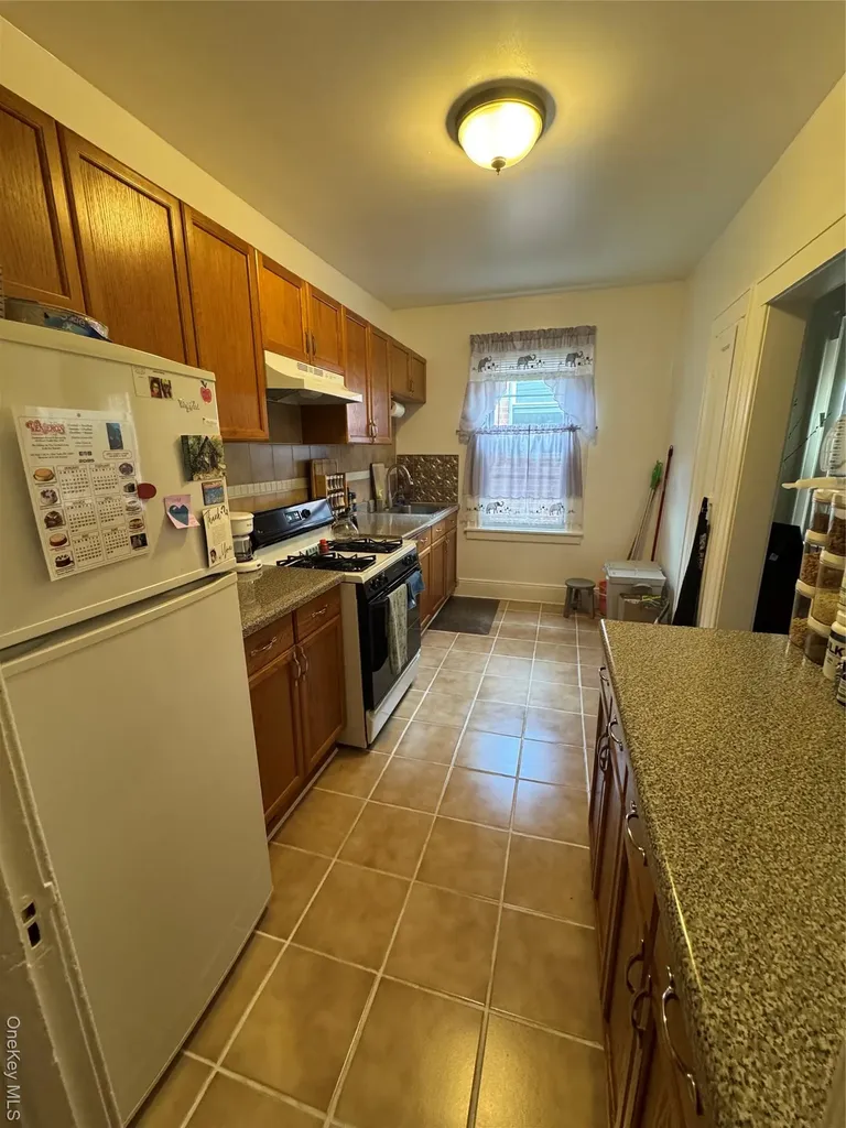 6922 64th Place Ridgewood NY 11385