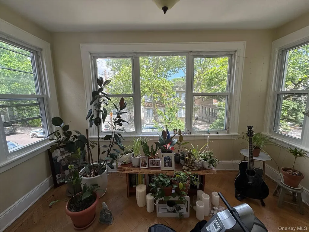 6922 64th Place Ridgewood NY 11385