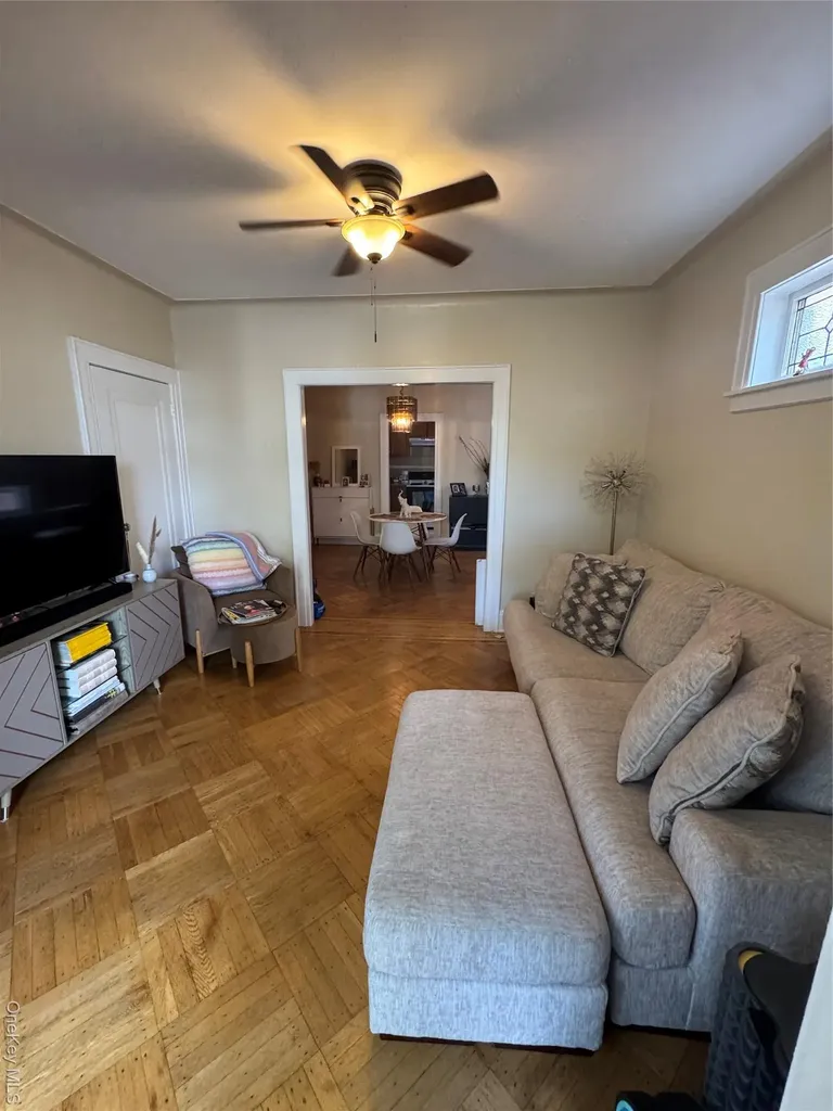 6922 64th Place Ridgewood NY 11385