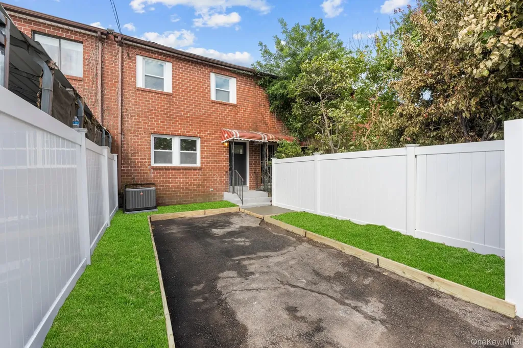 923 Rockaway Avenue Brooklyn NY 11212