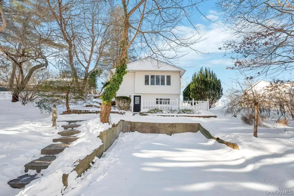 435 Echo Avenue Sound Beach NY 11789