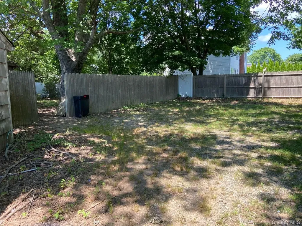 18 Joyce Drive Riverhead NY 11901