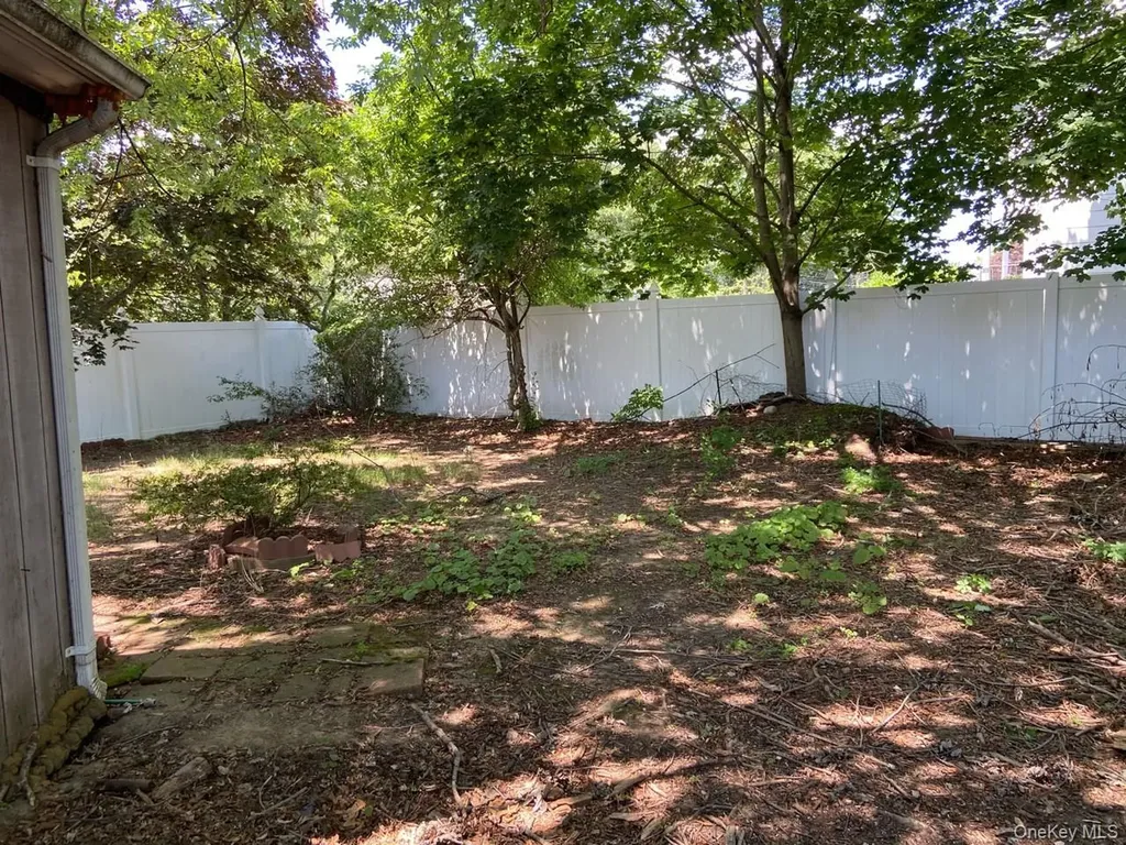 18 Joyce Drive Riverhead NY 11901