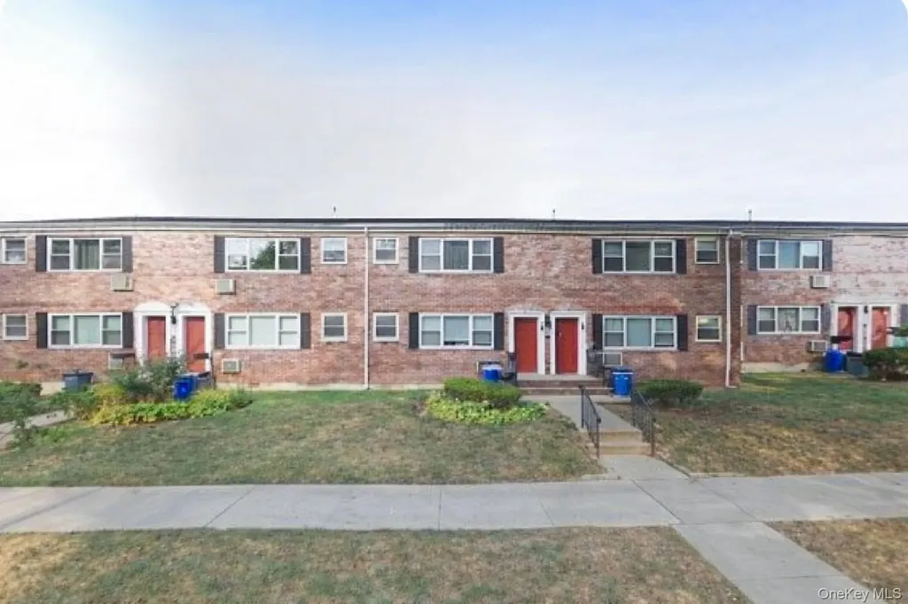 6708 152 Flushing NY 11367