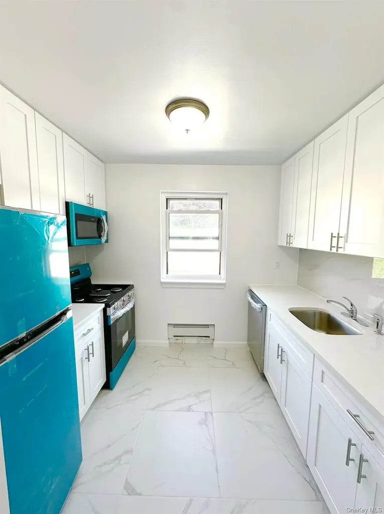 6708 152 Flushing NY 11367