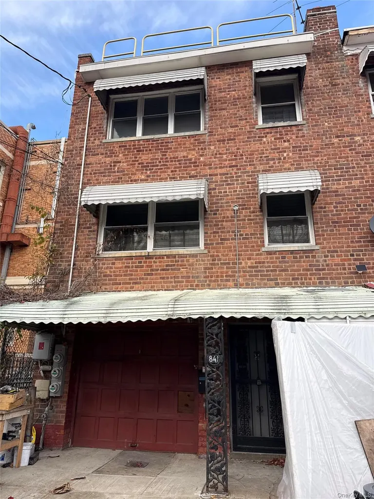 841 E 216th Street Bronx NY 10467