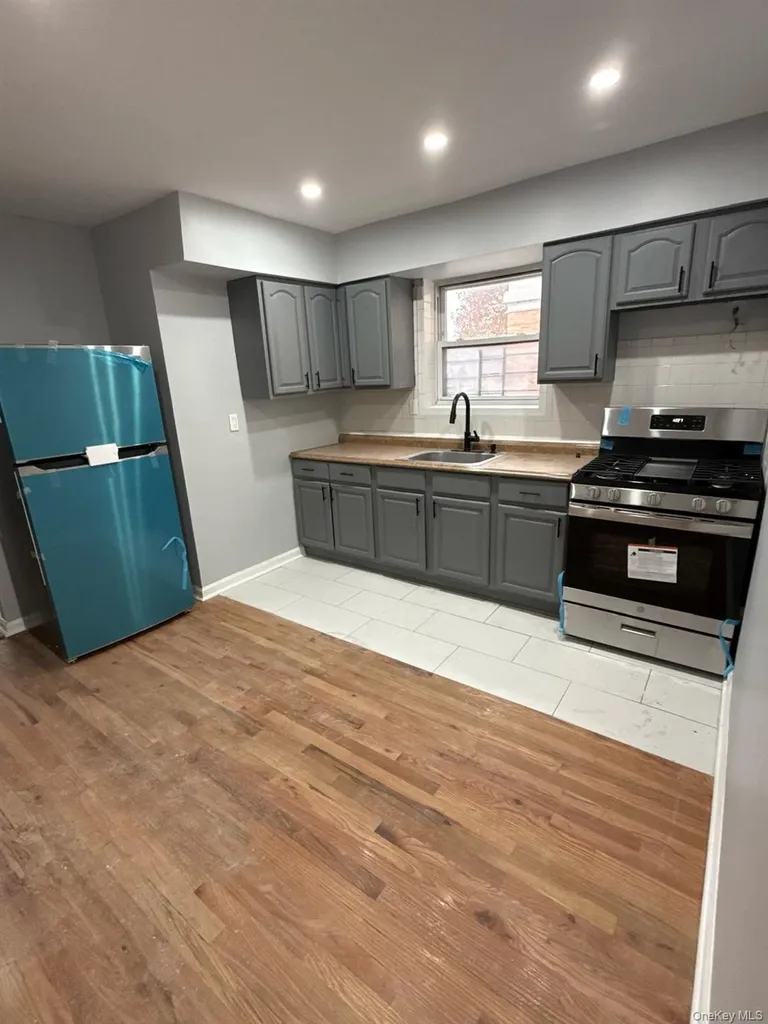 841 E 216th Street Bronx NY 10467