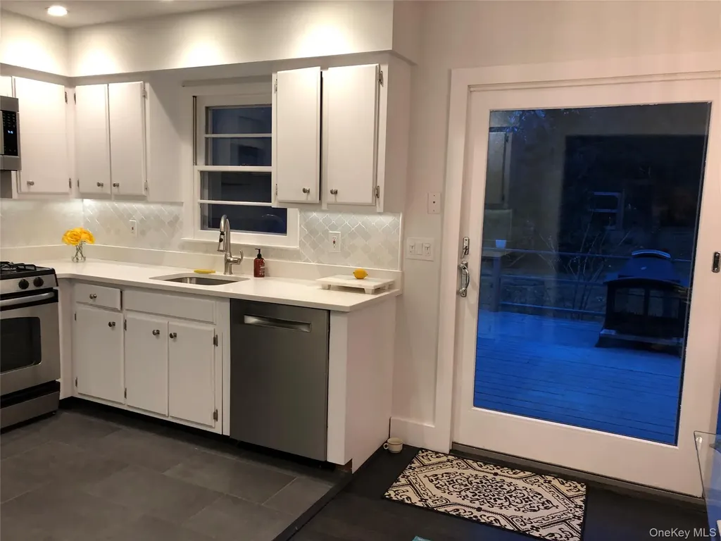 23 Hampton Harbor Road Hampton Bays NY 11946