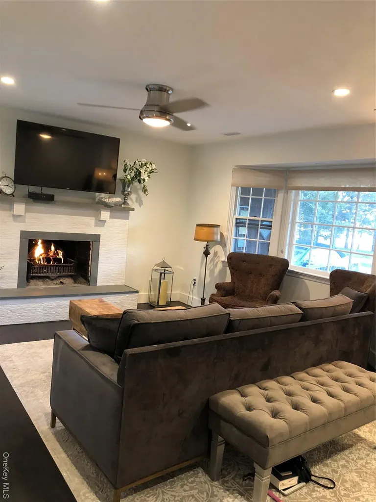 23 Hampton Harbor Road Hampton Bays NY 11946