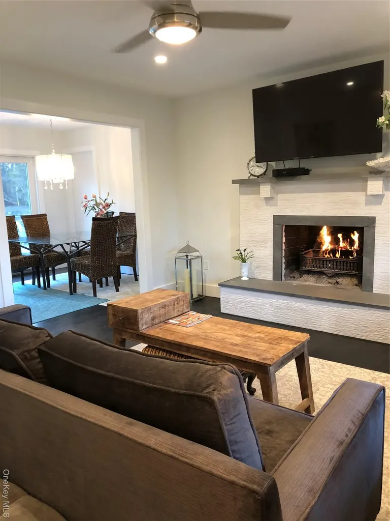 23 Hampton Harbor Road Hampton Bays NY 11946