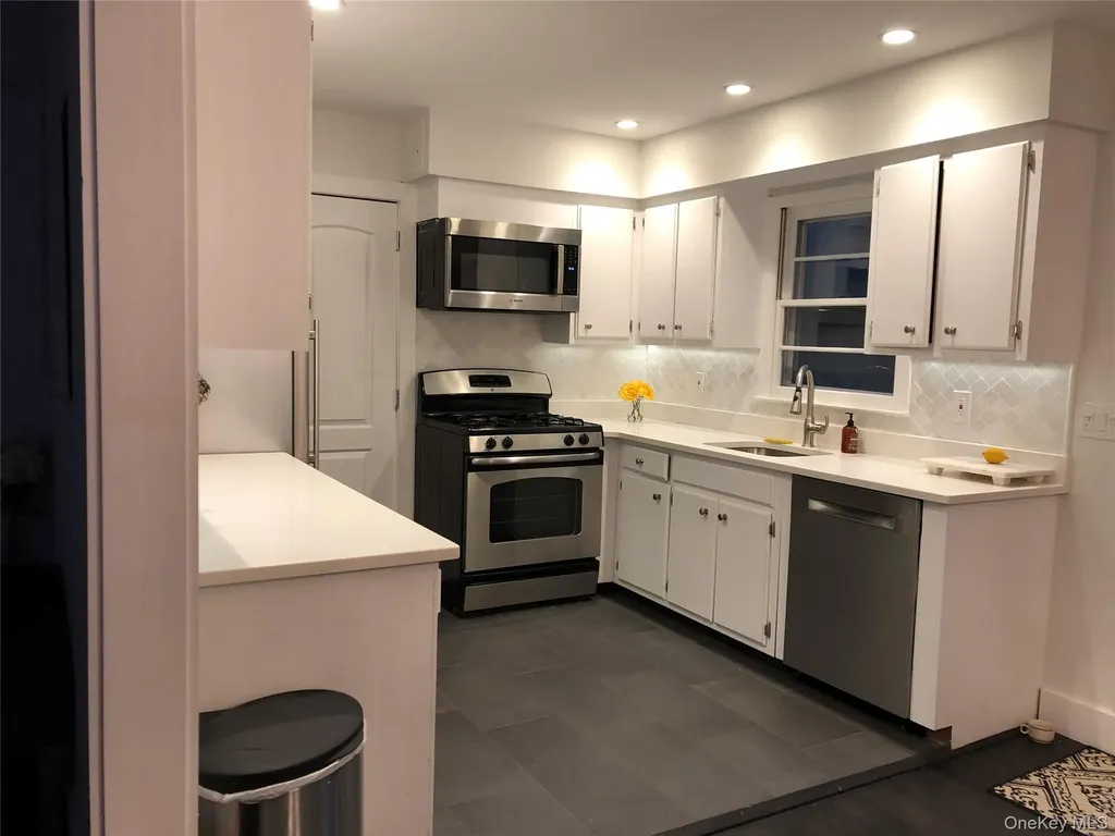 23 Hampton Harbor Road Hampton Bays NY 11946
