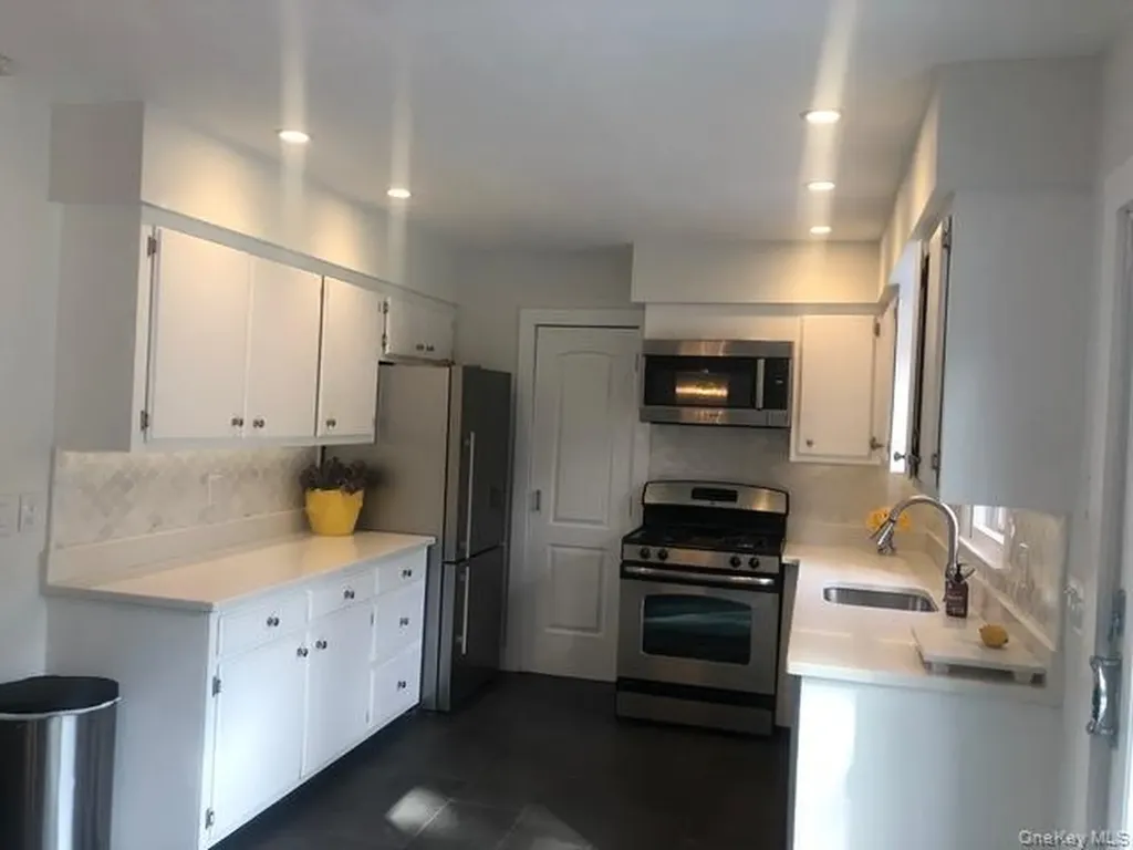23 Hampton Harbor Road Hampton Bays NY 11946