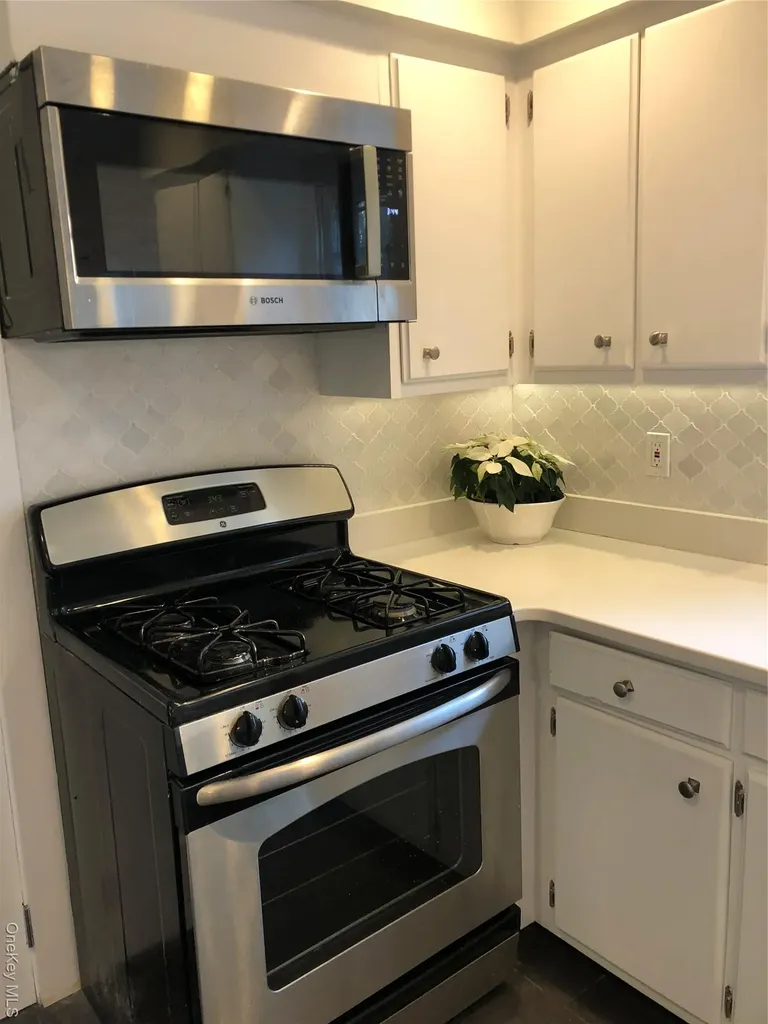 23 Hampton Harbor Road Hampton Bays NY 11946