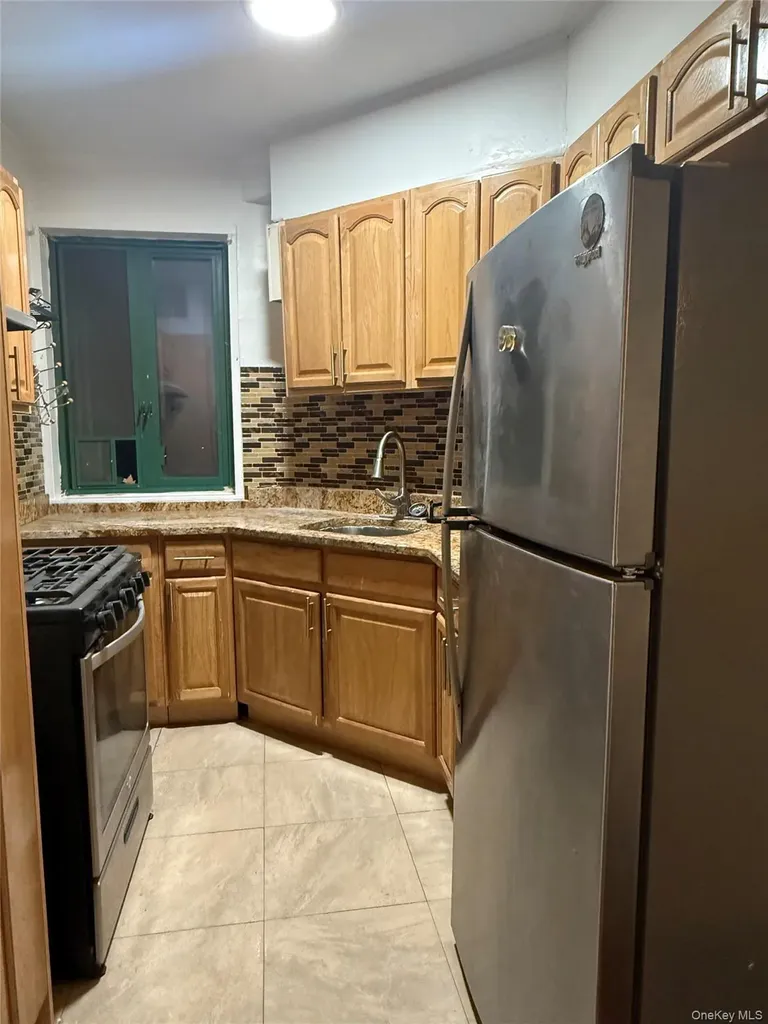 2240 E Tremont Avenue Bronx NY 10462