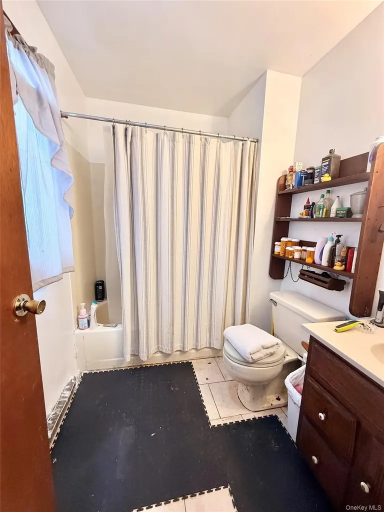22 Blue Point Road Mastic Beach NY 11951