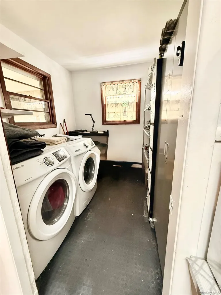 22 Blue Point Road Mastic Beach NY 11951
