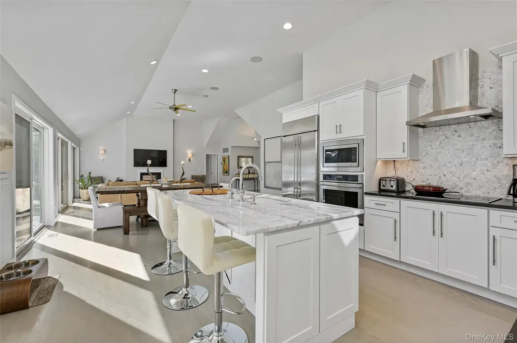 6 Bridle Path Westhampton Beach NY 11978