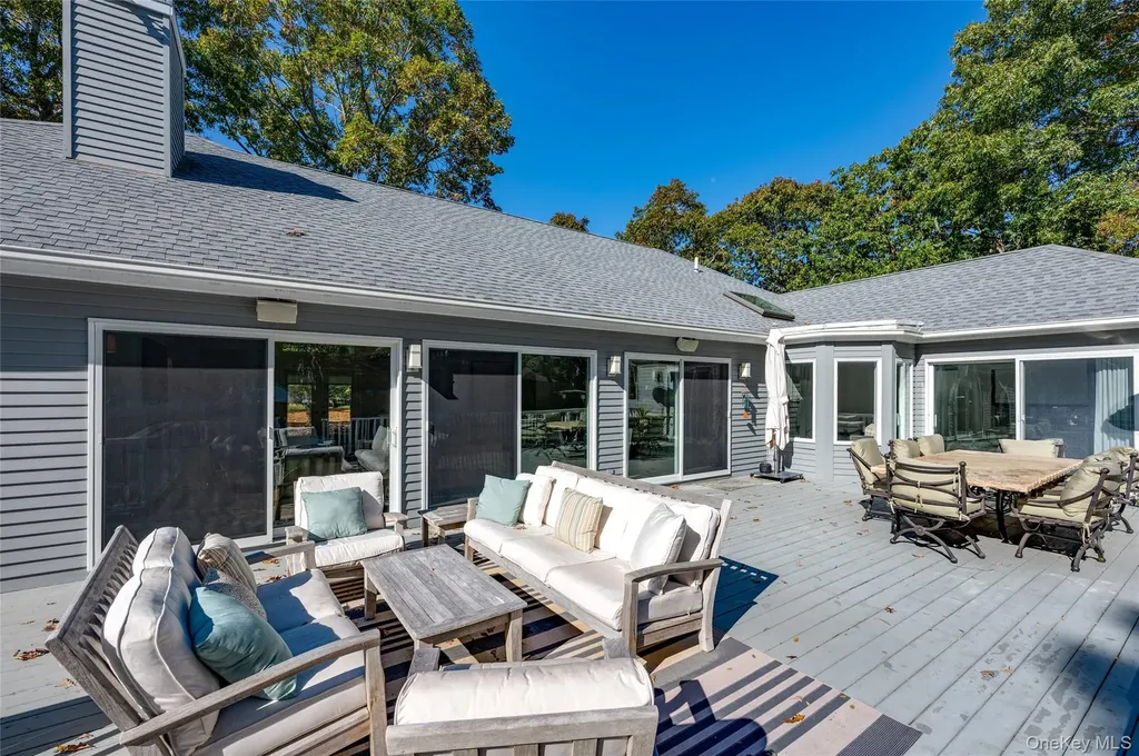6 Bridle Path Westhampton Beach NY 11978