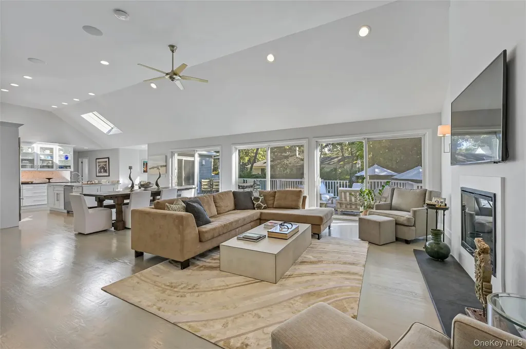 6 Bridle Path Westhampton Beach NY 11978