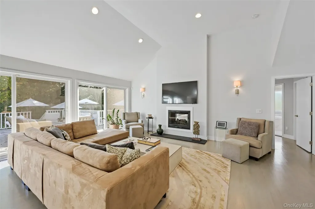 6 Bridle Path Westhampton Beach NY 11978