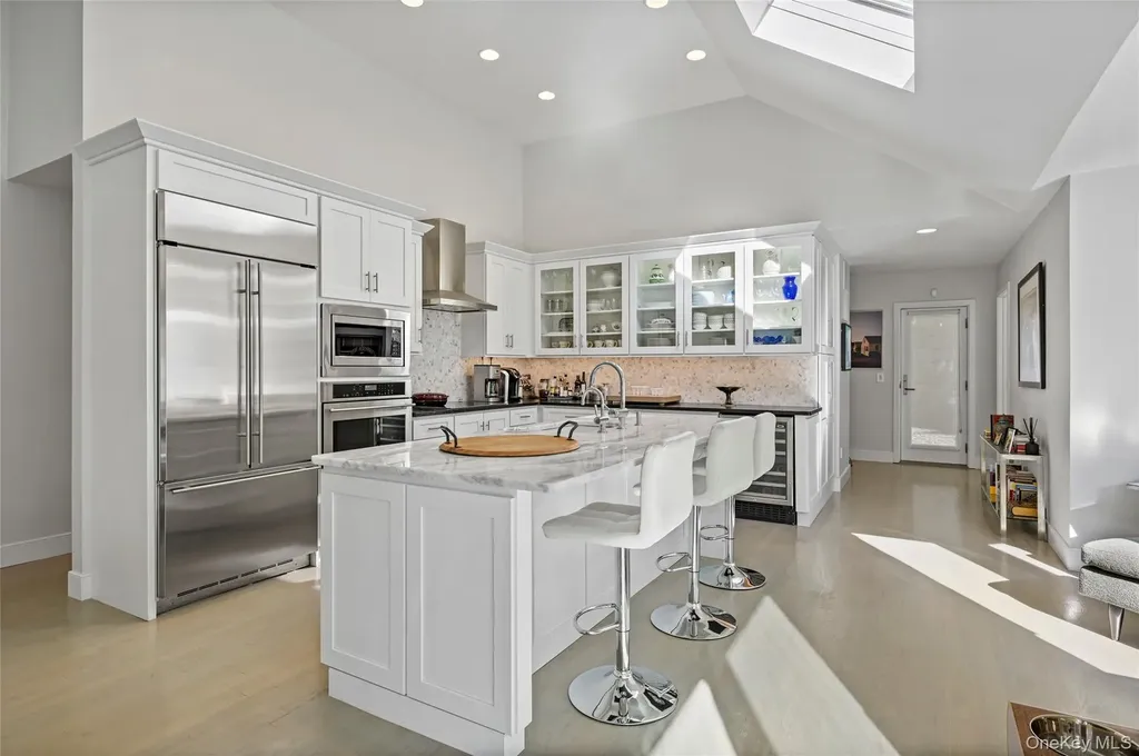 6 Bridle Path Westhampton Beach NY 11978
