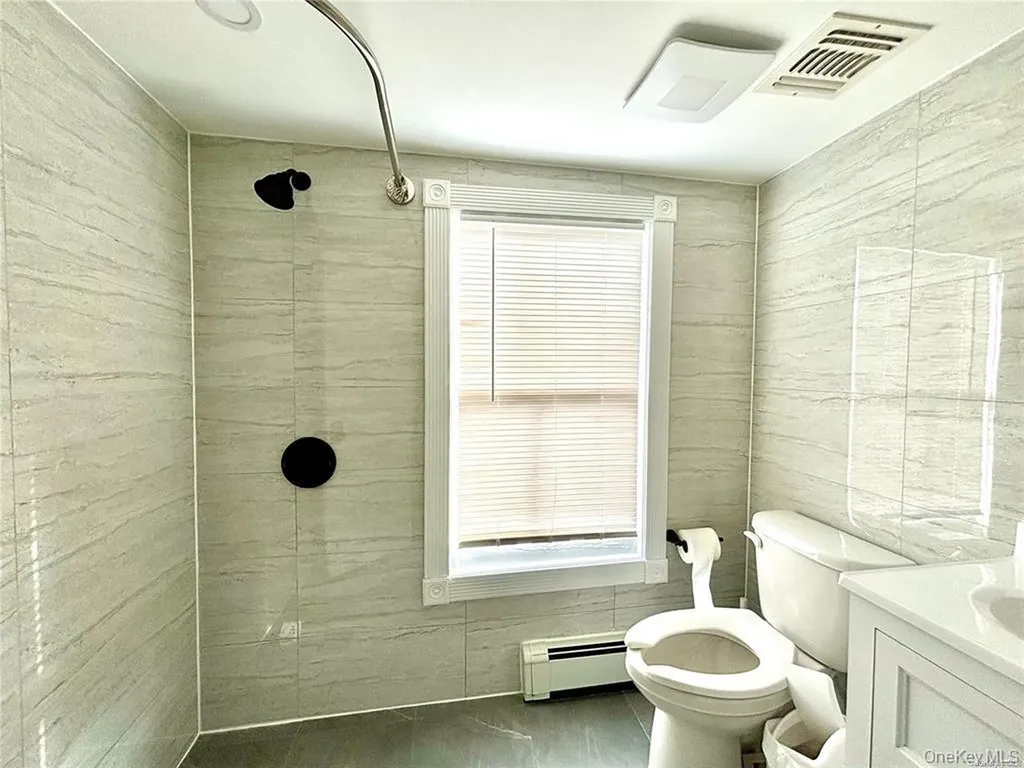 1433 Old Northern Boulevard Roslyn NY 11576