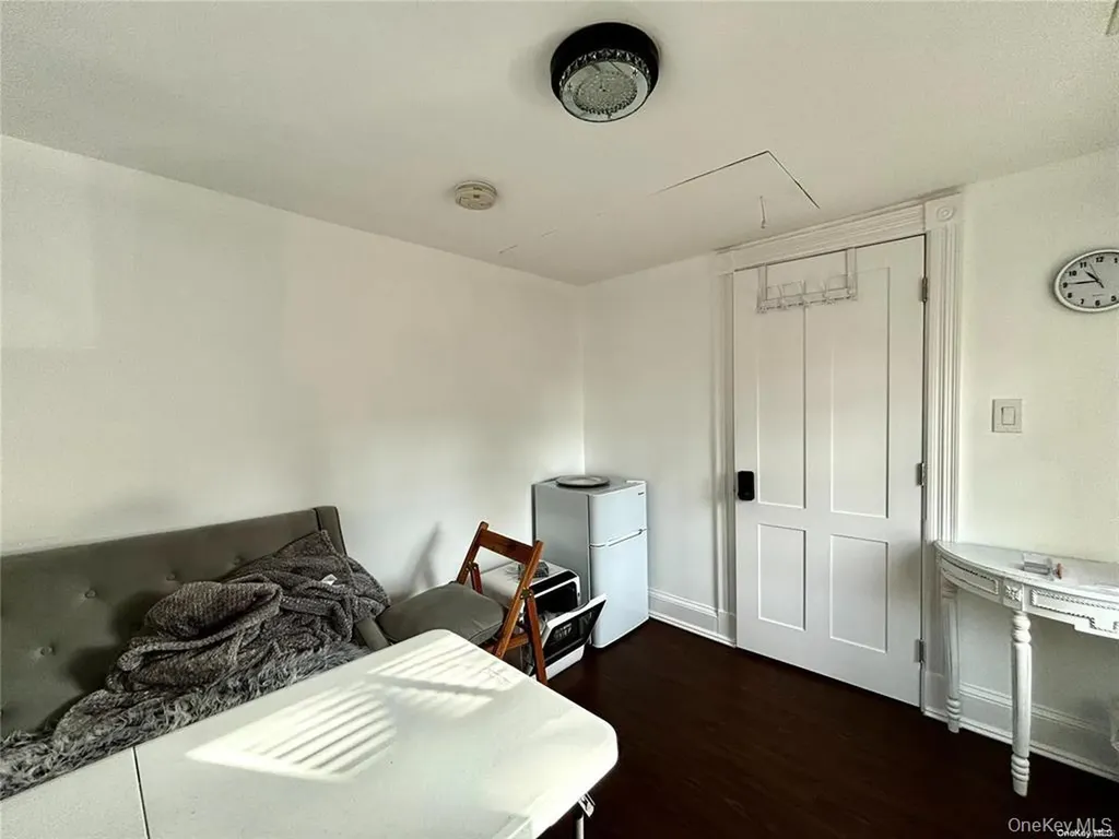 1433 Old Northern Boulevard Roslyn NY 11576