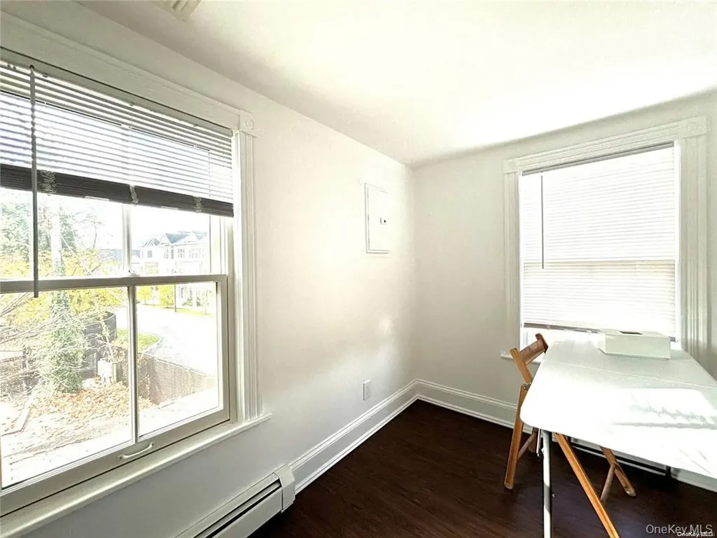 1433 Old Northern Boulevard Roslyn NY 11576