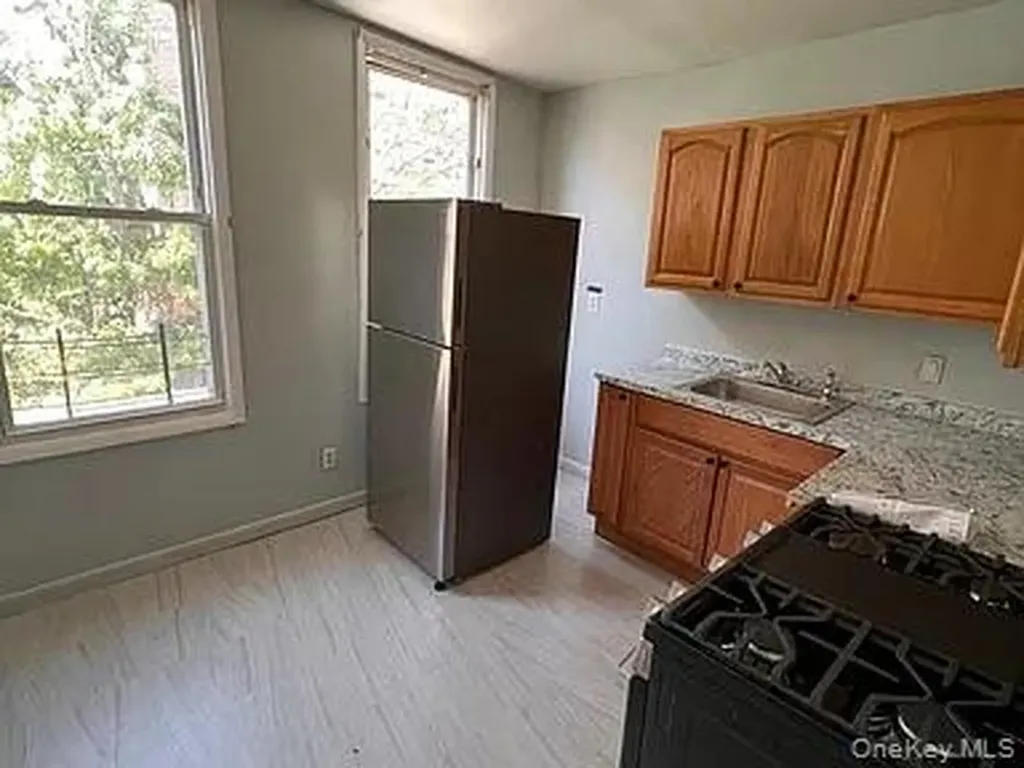 829 Jennings Street Bronx NY 10459