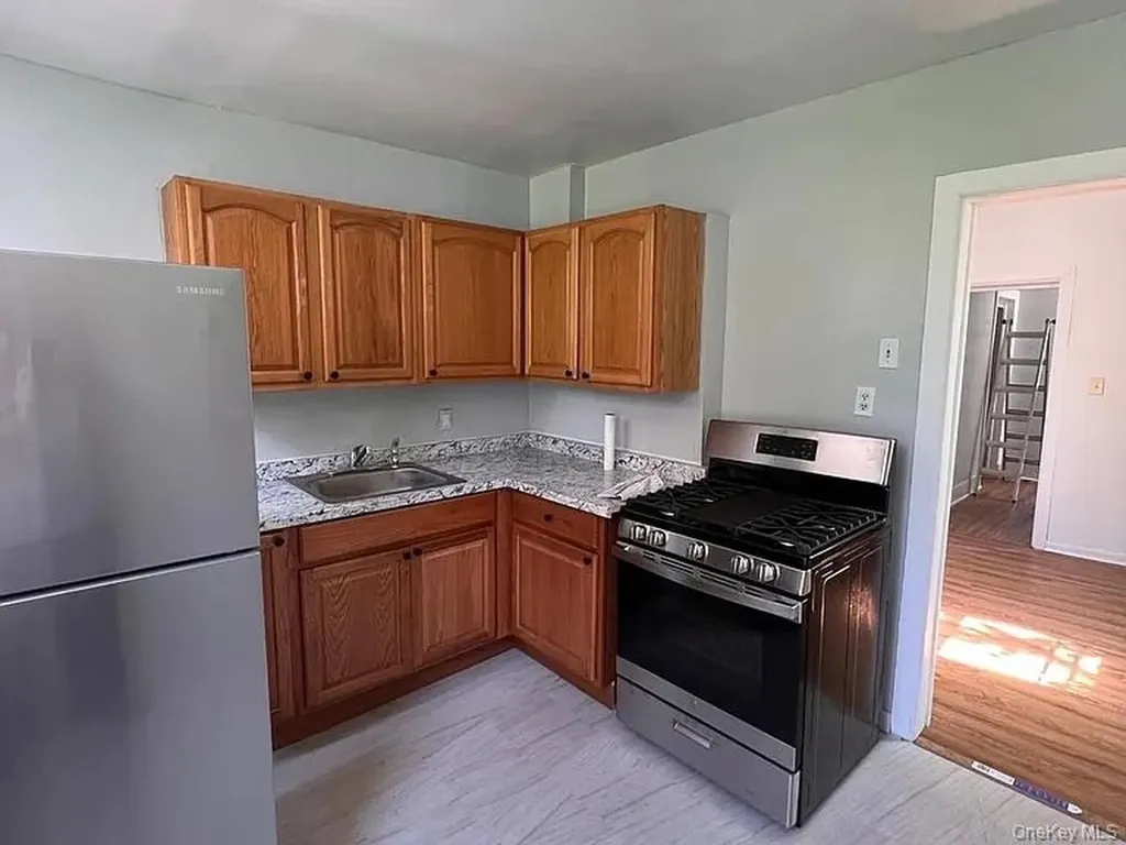 829 Jennings Street Bronx NY 10459