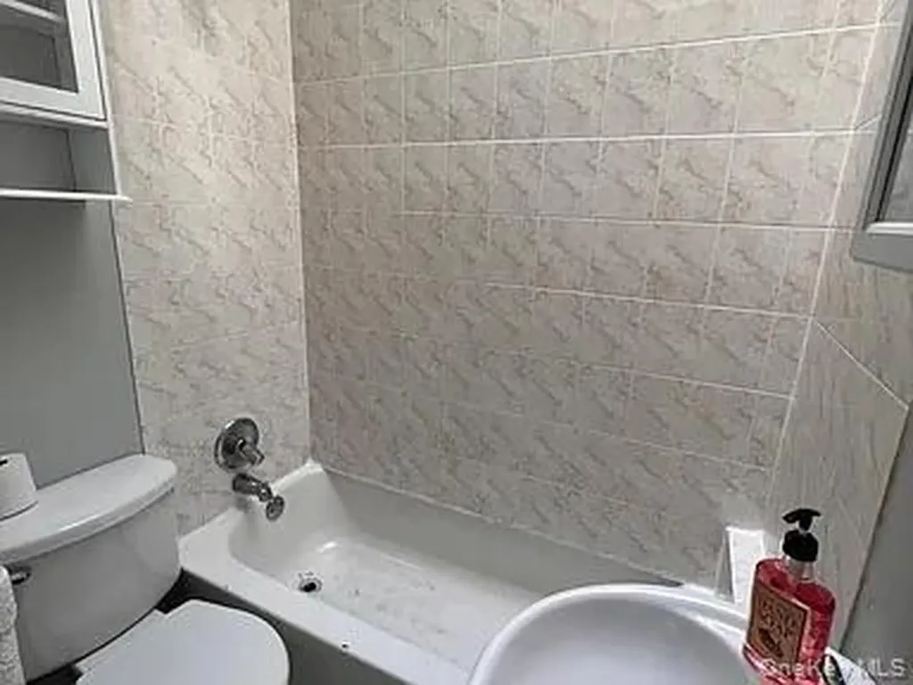 829 Jennings Street Bronx NY 10459
