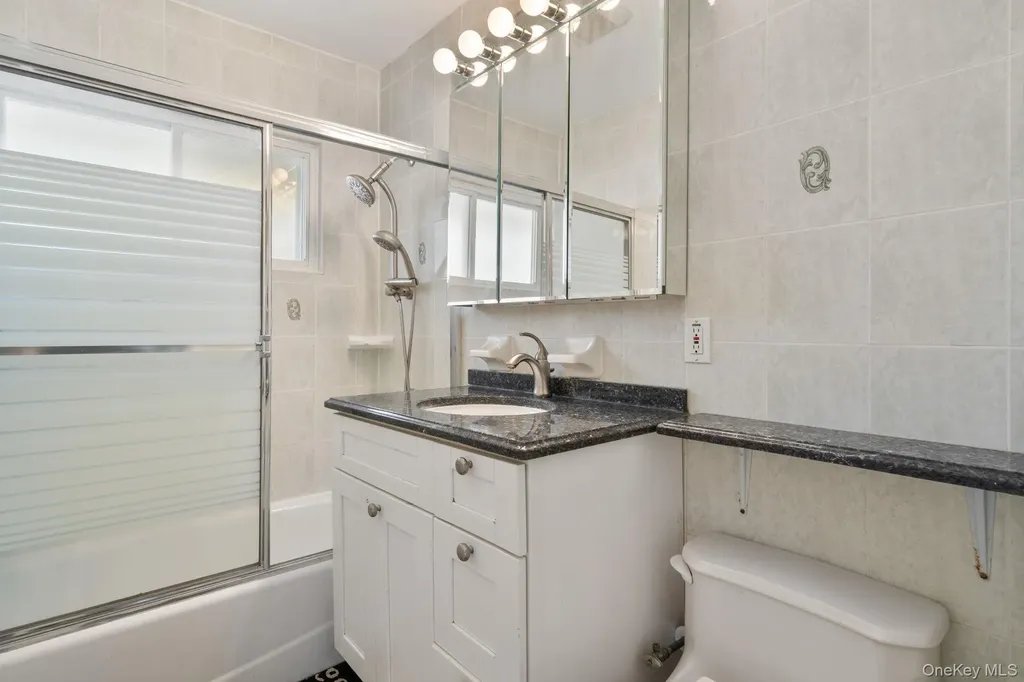 51 Shepherd Lane Levittown NY 11756