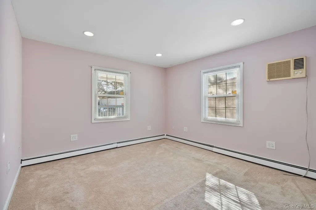 51 Shepherd Lane Levittown NY 11756