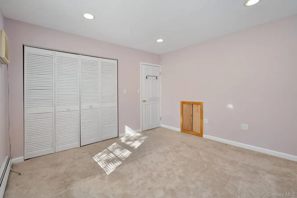 51 Shepherd Lane Levittown NY 11756