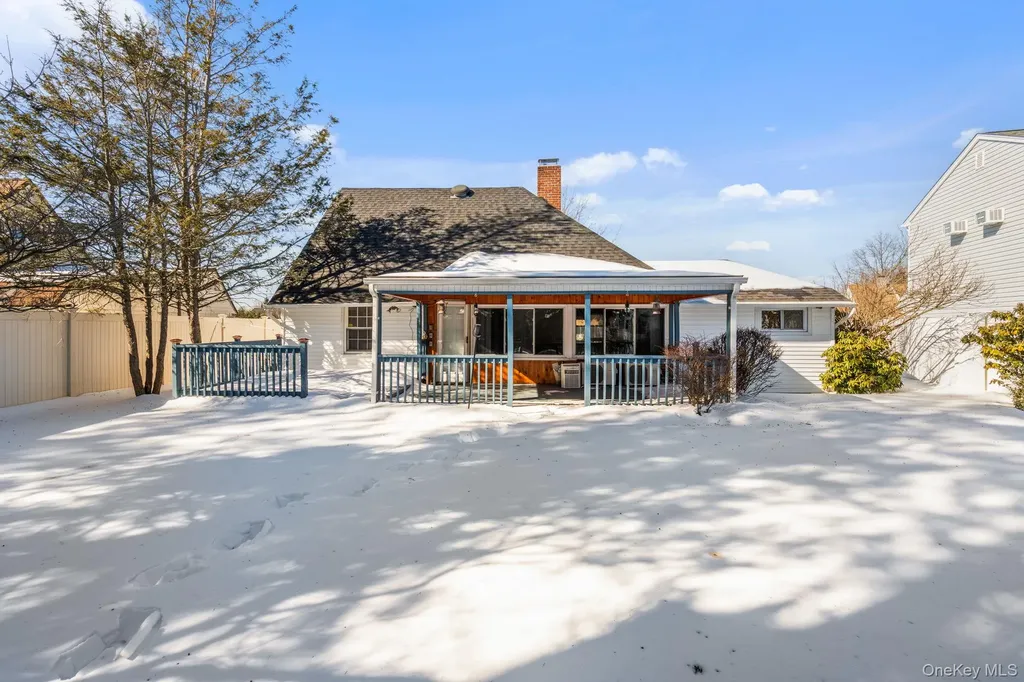 51 Shepherd Lane Levittown NY 11756