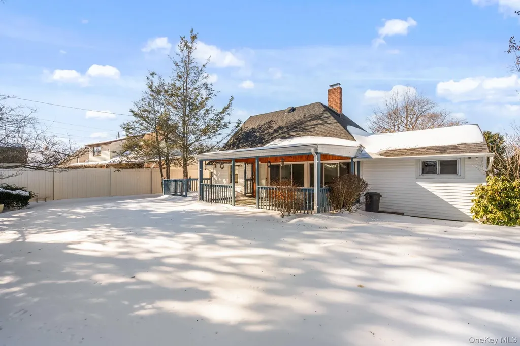 51 Shepherd Lane Levittown NY 11756