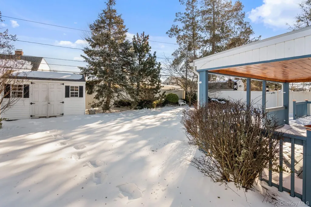 51 Shepherd Lane Levittown NY 11756