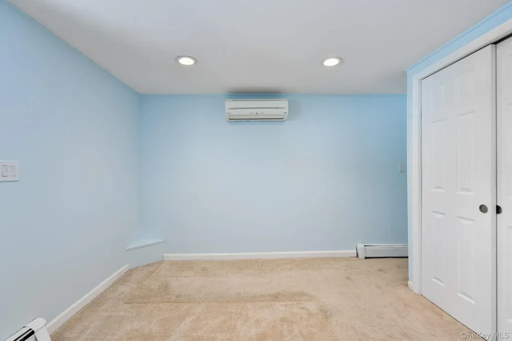 51 Shepherd Lane Levittown NY 11756