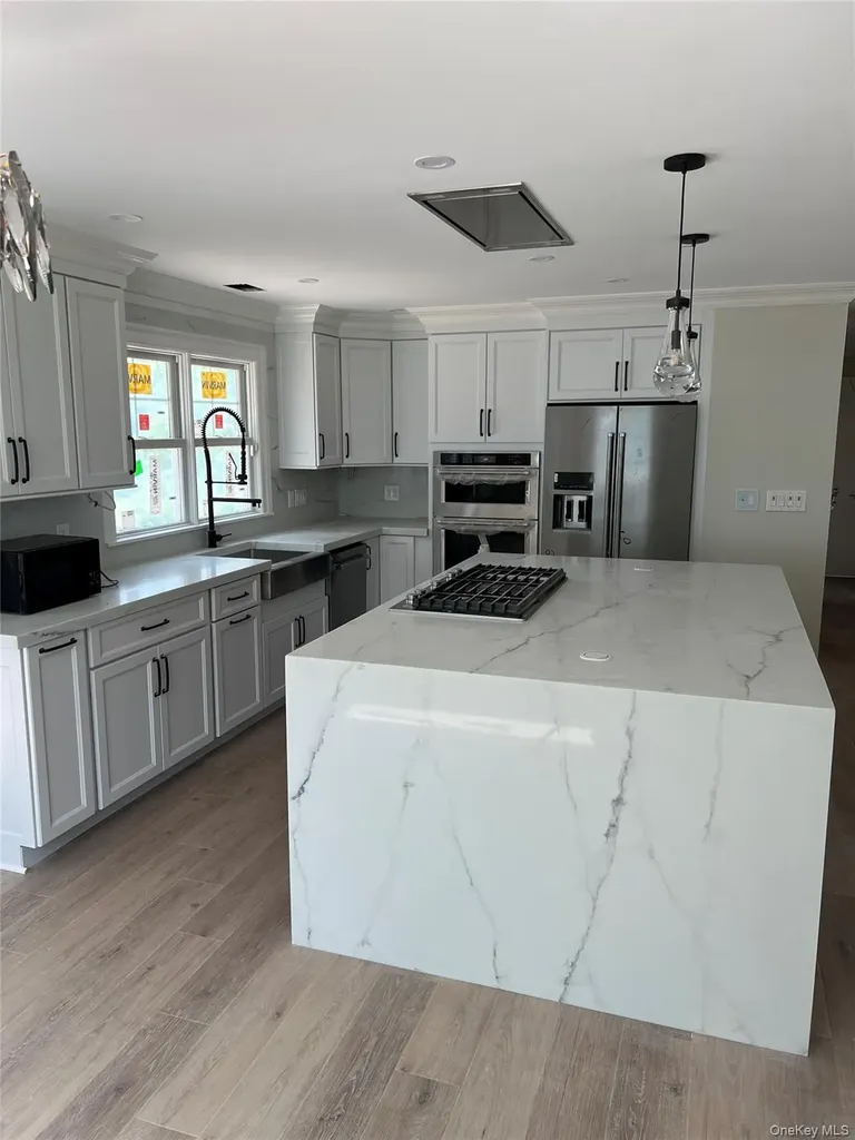 4 Glen Court Poughkeepsie NY 12603
