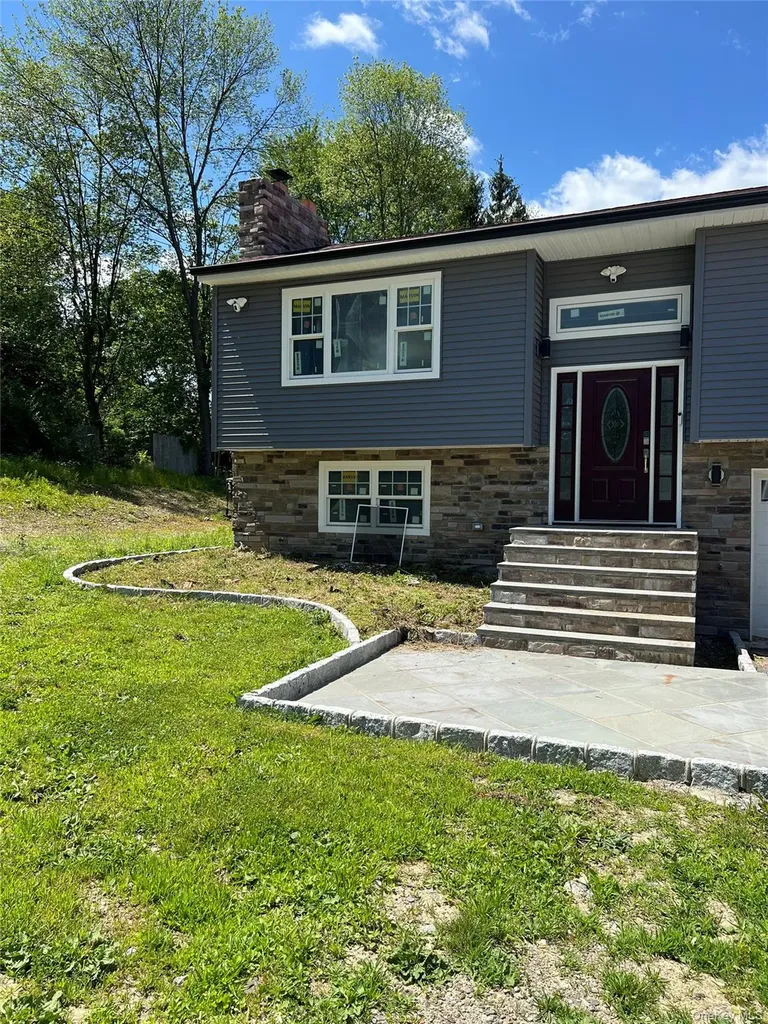 4 Glen Court Poughkeepsie NY 12603