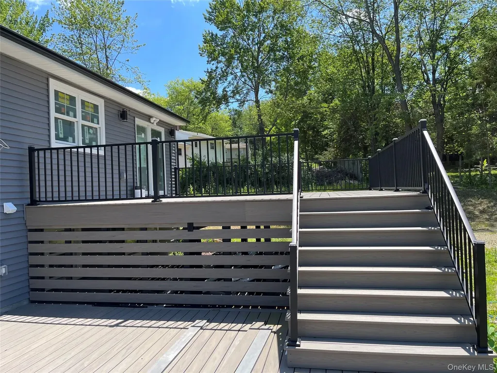 4 Glen Court Poughkeepsie NY 12603