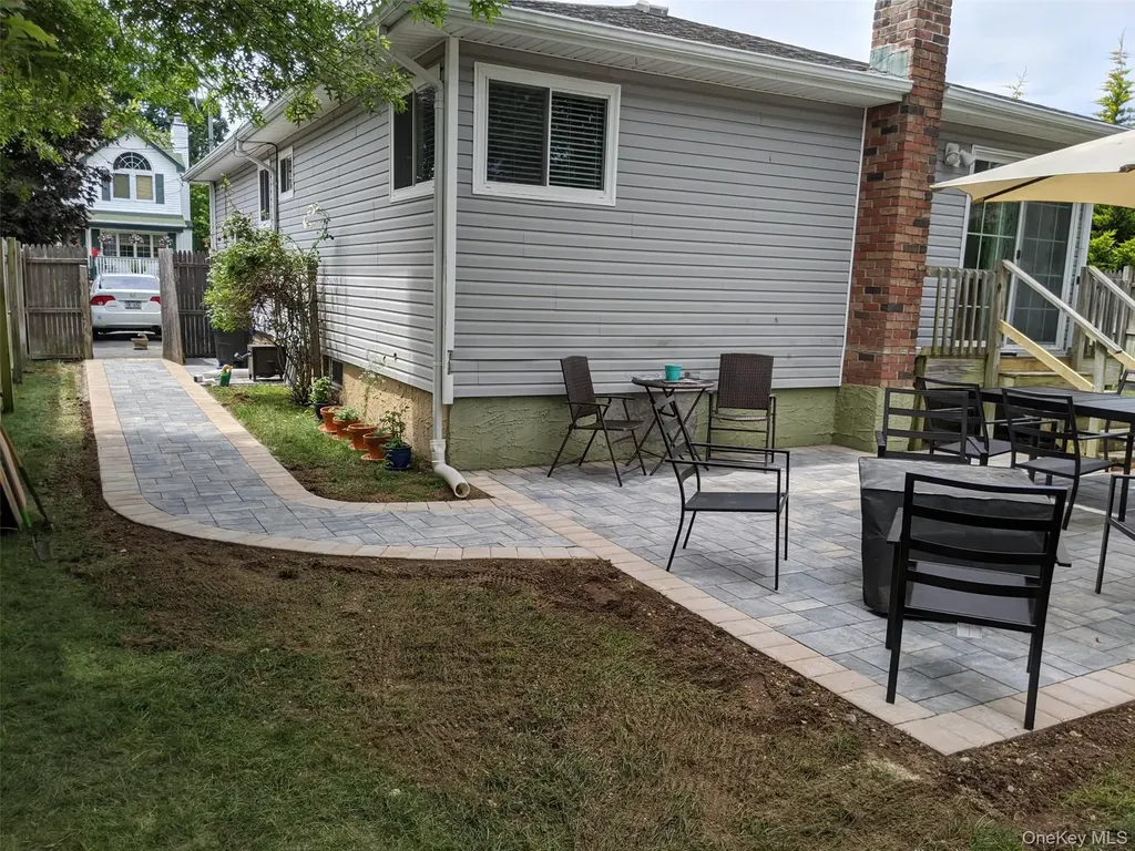 249 Hampton Road West Babylon NY 11704