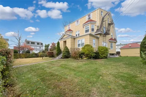 29-31 Edgewood Park New Rochelle NY 10801