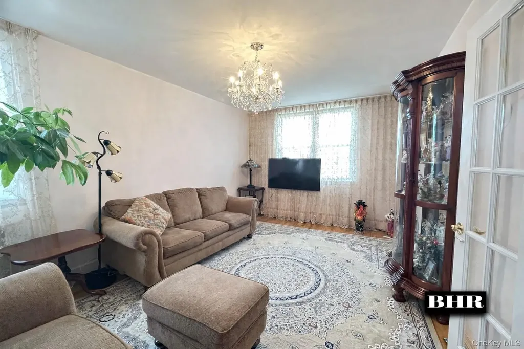 2048 E 58th Street Brooklyn NY 11234