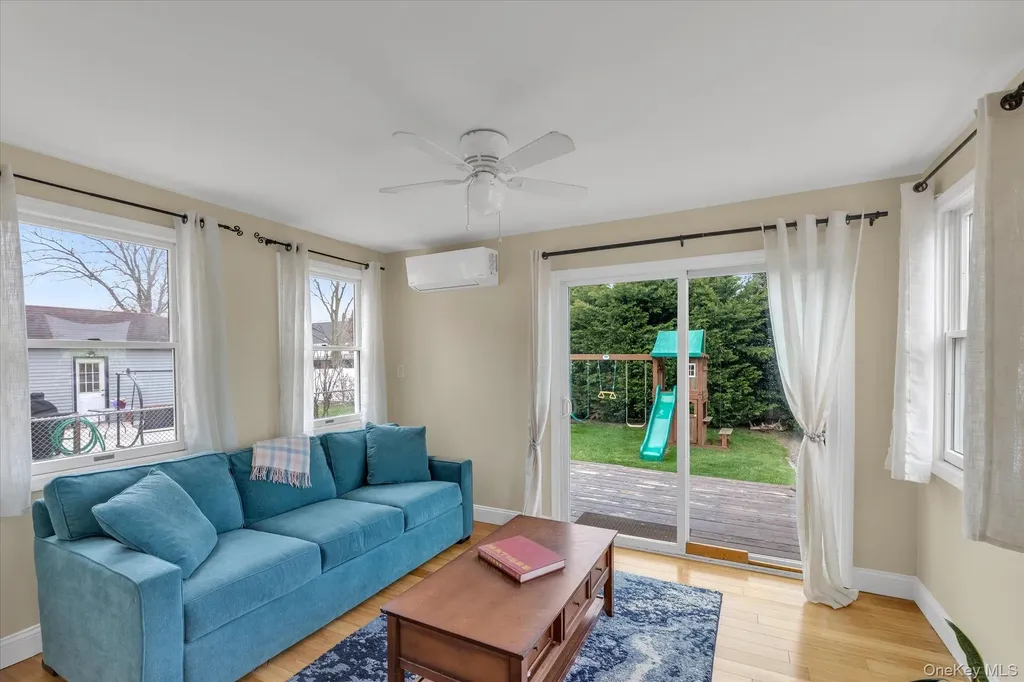 3080 Roxbury Road Oceanside NY 11572