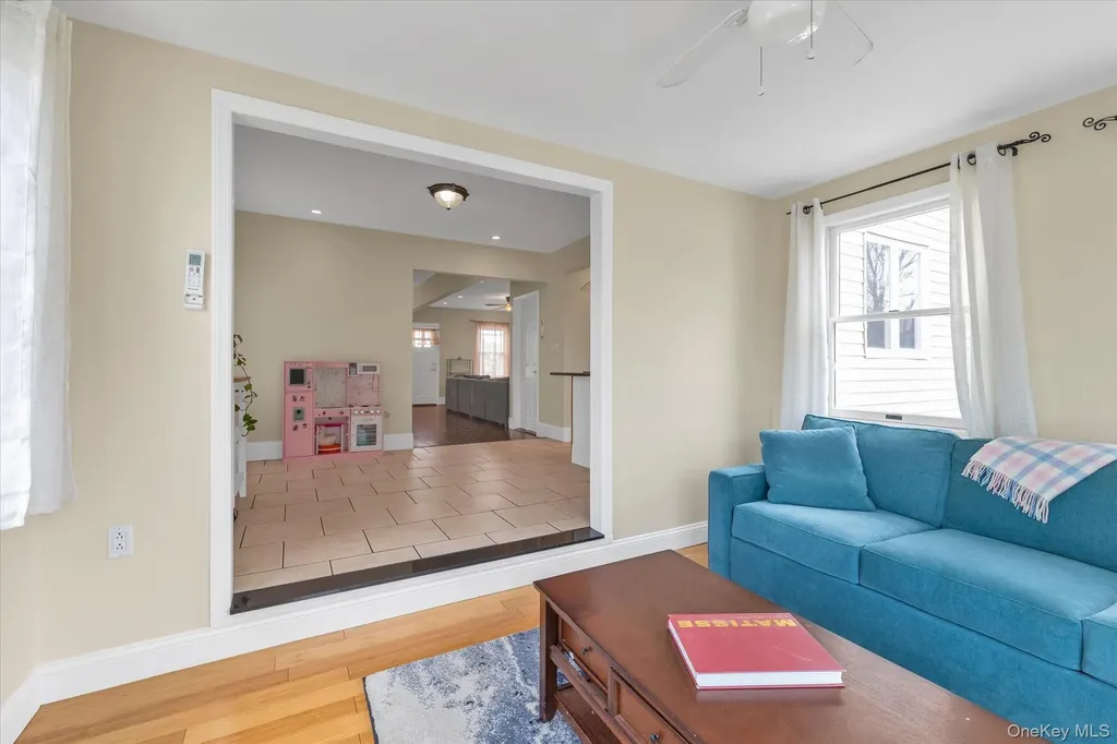 3080 Roxbury Road Oceanside NY 11572