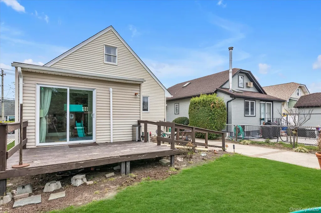 3080 Roxbury Road Oceanside NY 11572